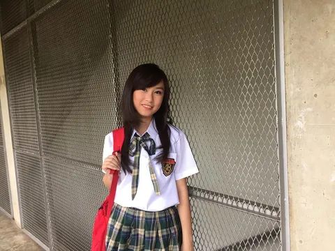 Aku masih anak sekolaahh~ 1 SMA 👻😹 /nyanyi/ 😍😜