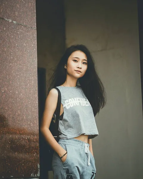 be a girl with a mind, a women with attitude and a lady with class 🤓
.
.
.
.
.
cr : @goldday_