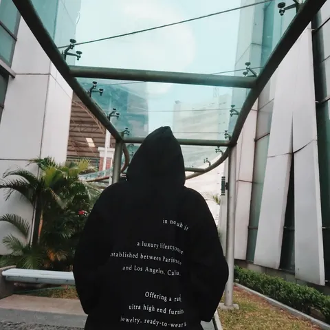 有个调查说人生最幸福的时候,就是你没有爱情的时候。
