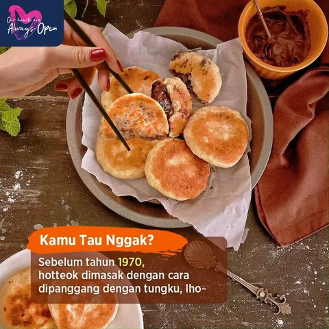 Hayoo, siapa di sini yang suka banget sama hotteok? 

Camilan manis dengan isian kacang-kacangan ini