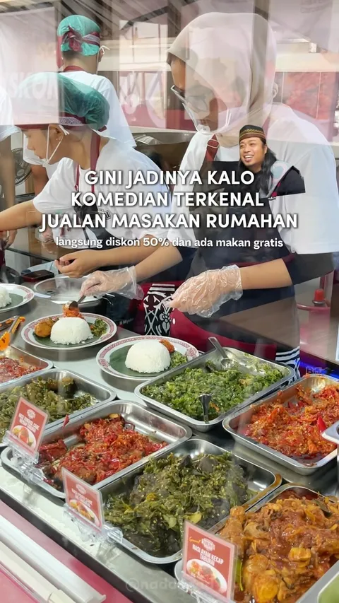 Gara gara kangen masakan alm Ibu nya, bang Praz buka warung makan yang menunya di adopsi dari resep