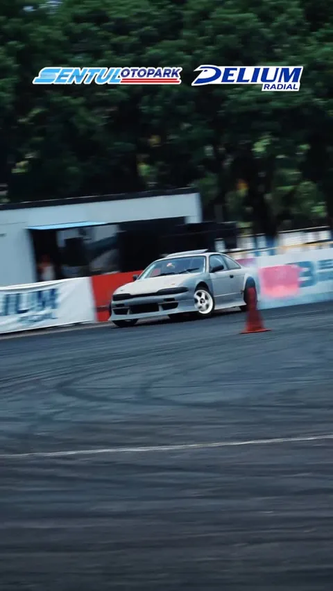 🔥MAU LIAT DRIFT DARI DEKAT?!🔥
Langsung gas ke KEJURNAS PASSION DRIFT CHALLENGE ROUND 2
📅 23–24 Ag