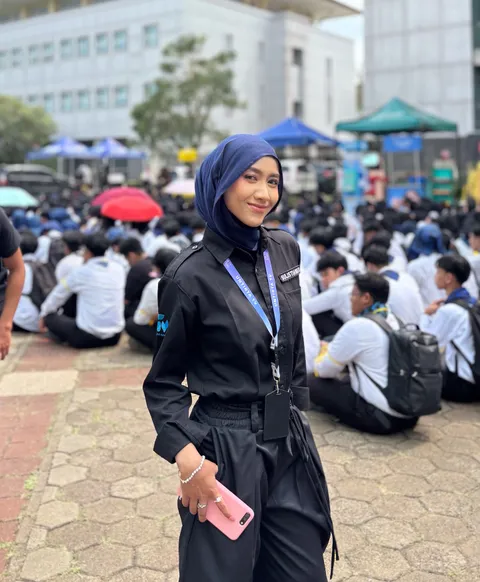 Menjadi reporter untuk pertama kalinya, terima kasih @untirta_tv
Justru makin dibuat penasaran unt