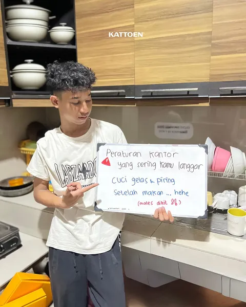 secara tidak langsung mereka mengakui pelanggarannya masing masing😆😆😆

peraturan apa yang sering