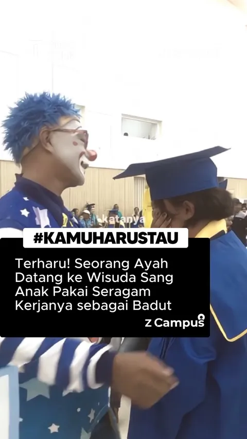 Seorang wisudawati gak bisa nahan tangis waktu lihat sang ayah datang ke acara wisudanya. Orangtua l