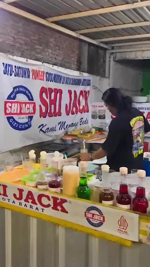 Kembali menikmati rutinitas kecil akhir pekan bersama Ibu Iriana dan cucu-cucu sambil mencicipi susu