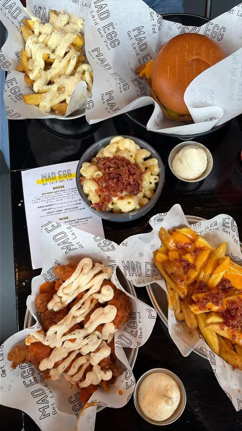 We went to @madeggdublin on Charlottes Way for dinner yesterday and it did not disappoint π€€π₯
The