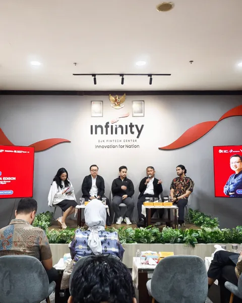 Inovasi cepat saja tidak cukup. Harus dipercaya.
Itu posisi yang dibawa OJK di Forum Group Discussi