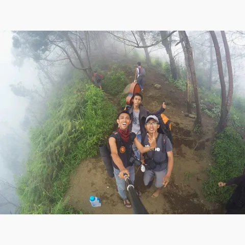 Kabut kabut kabut
. 
#eksplorebatu #awesomeindonesia #panderman #hills #kabut #KWB #ngalamkipa #umak