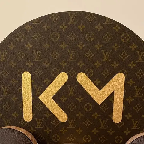 1M likes, 3,090 comments - k.mbappe on May 21, 2021: "MOOD 🏀⛹🏽😋... #KM".