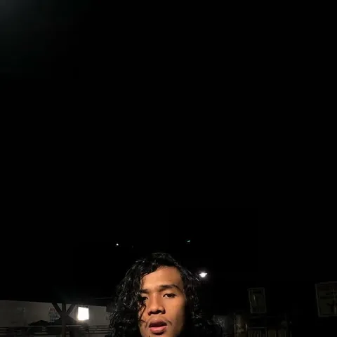 Curly nya dari salon ya ,bukan alami