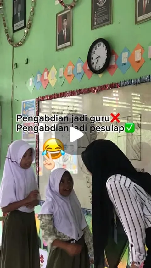 45K likes, 270 comments - azzahraputrisanti_ on September 13, 2023: "Semakin banyak berjalan, semaki