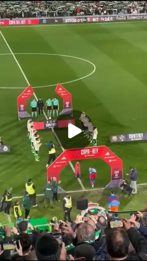 15K likes, 138 comments - faktabola on January 15, 2026: "Squad Racing Santander memberi 'guard of h