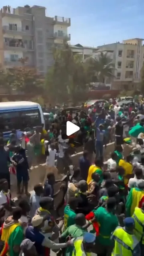 12K likes, 70 comments - faktabola on January 20, 2026: "PESTA JUARA. Squad timnas Senegal bersama m