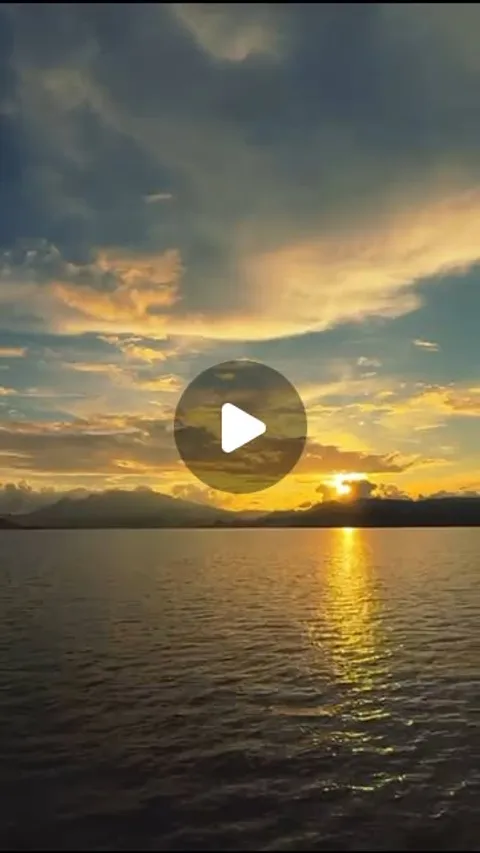 11 likes, 1 comments - trivefun on March 24, 2026: "Golden hour at its best. š
Kalau disuruh milih