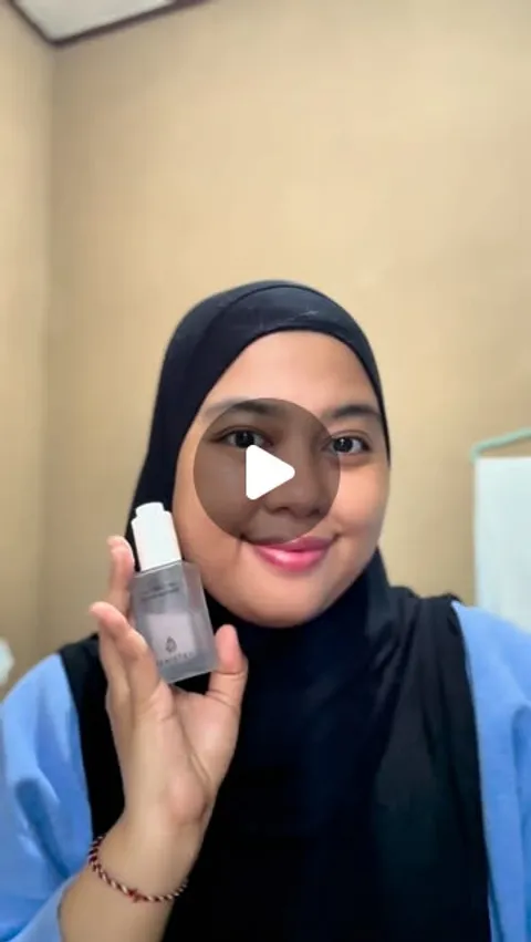 New serum on my skincare routine from @gemistry.skin
For the past 2 weeks pake ini aja untuk serum