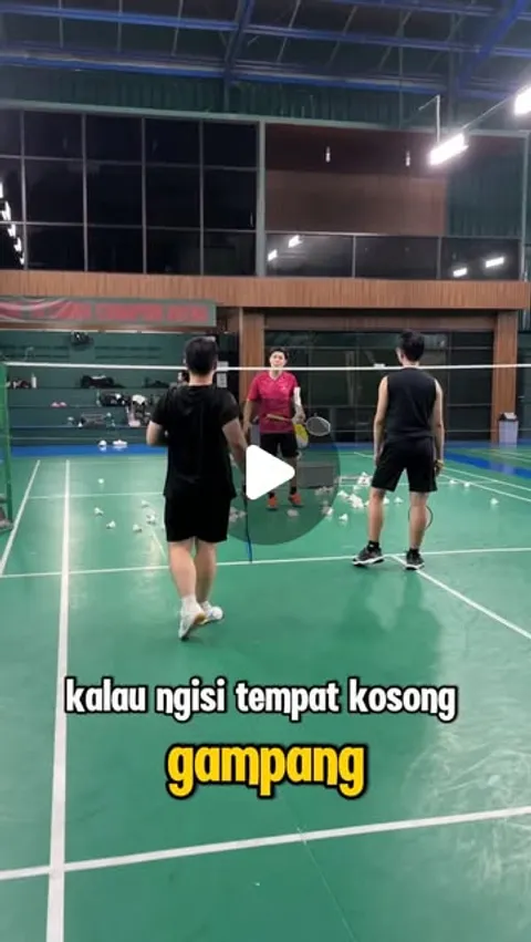 172 likes, 0 comments - abednego_n on May 4, 2026: "Ambil ruang, beri ruang
#coach #badminton #rein