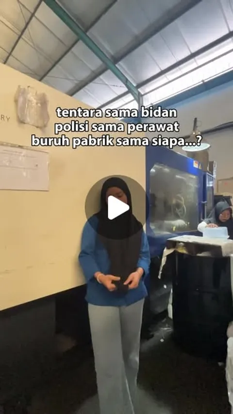 44 likes, 4 comments - goldensunkist.official on April 25, 2026: "Padahal kalo sama aku, dapurmu aka