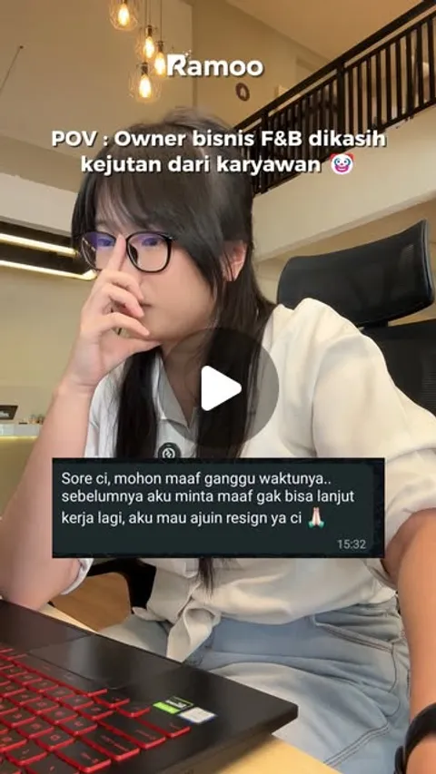 7 likes, 0 comments - ramoo_id on May 8, 2026: "POV:
“Ci… boleh ngobrol bentar?” 😭

Owner FnB langs